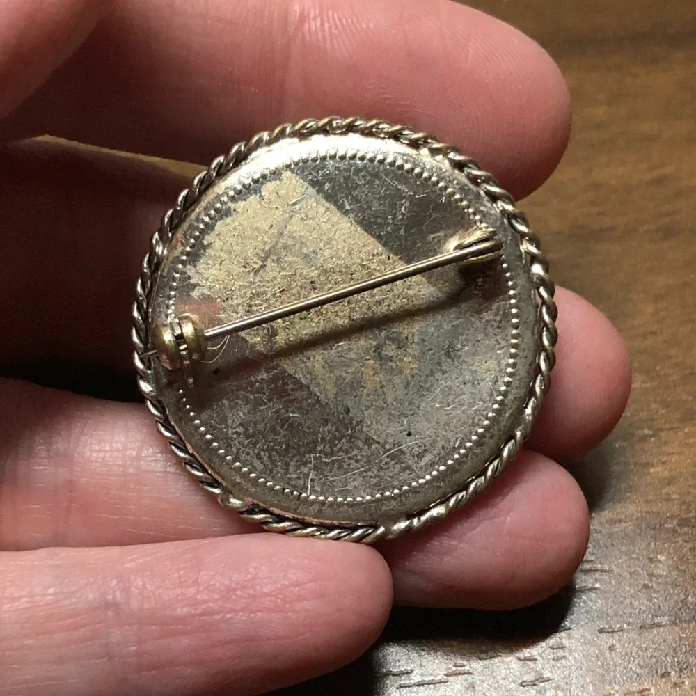 Vintage Serpentine Crystal Brooch
